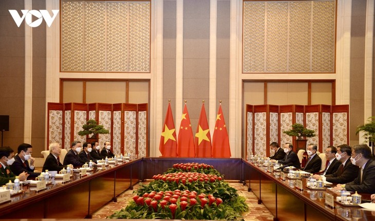 Máximo líder partidista de Vietnam se reúne con el primer ministro de China - ảnh 1
