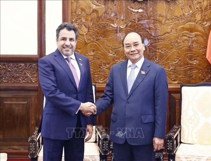 Presidente de Vietnam recibe al embajador de los Emiratos Árabes Unidos - ảnh 1