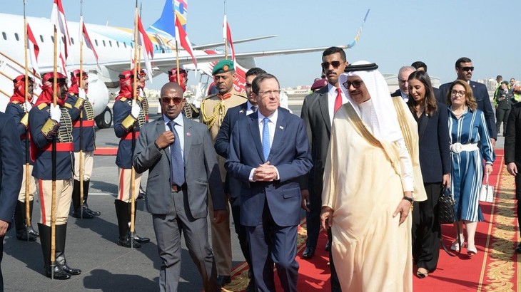 Presidente de Israel visita Bahréin por primera vez - ảnh 1