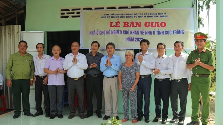 La provincia de Soc Trang brinda asentamiento a compatriotas con precariedades - ảnh 1