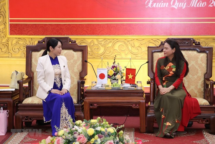 Provincia vietnamita de Ninh Binh desea fortalecer la cooperación con localidades japonesas - ảnh 1