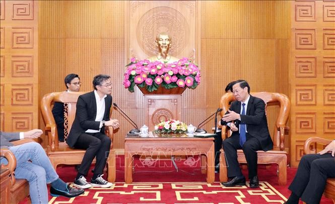 Ciudad Ho Chi Minh recibe al cónsul honorario de Vietnam en Suiza - ảnh 1