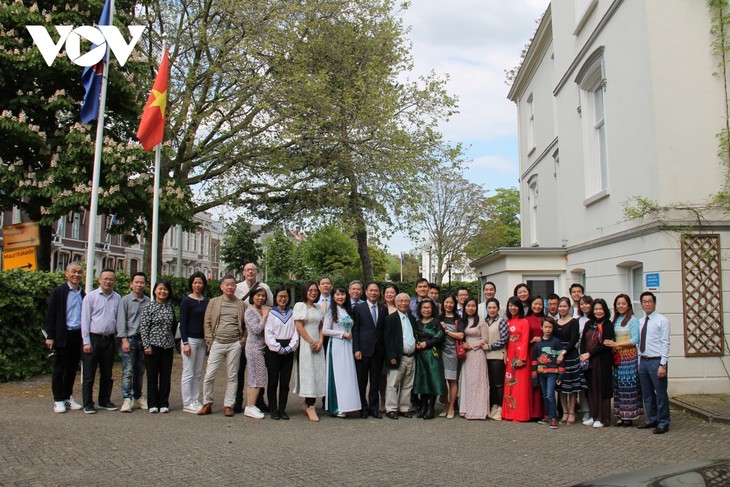Celebran en el extranjero 133 aniversario del natalicio del presidente Ho Chi Minh - ảnh 1