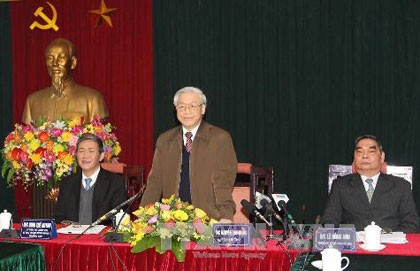  Líder partidista de Vietnam exhorta renovación política en instrucción teórica - ảnh 1