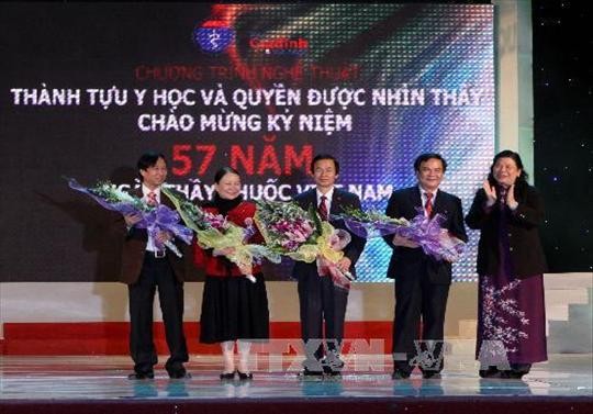 Vietnam honra a sus médicos y logros del sector sanitario - ảnh 1