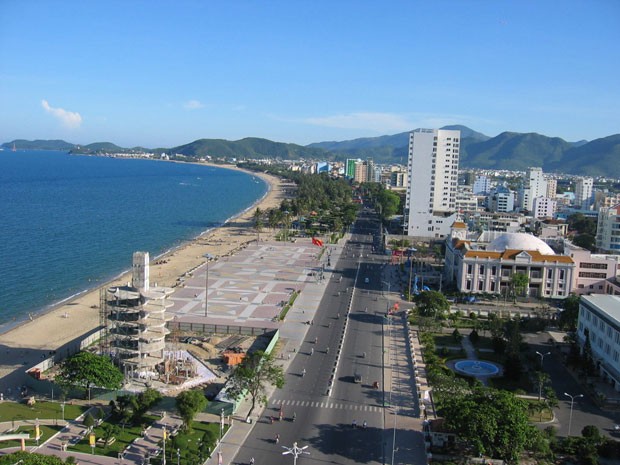 Devolver la belleza natural a las playas de Nha Trang - ảnh 2