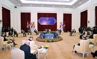 ASEAN reitera compromisos comunitarios en Cambodia - ảnh 1
