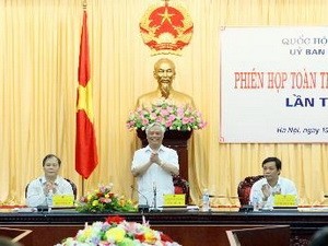Parlamento vietnamita impulsa renovación de sus actividades - ảnh 1