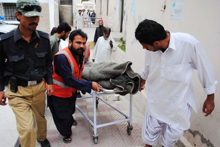 Enfrentamientos violentos provocan muchas bajas en Pakistán - ảnh 1