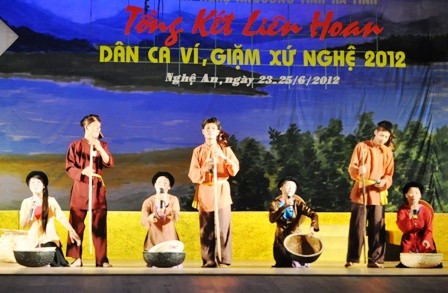 Vietnam preserva los cantos folklóricos Ví- Giặm para generaciones futuras - ảnh 1