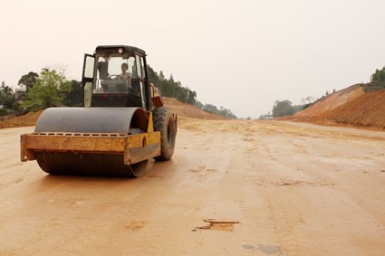 Proyecto de autopista Hanoi-Lao Cai supervisado por el Parlamento - ảnh 1