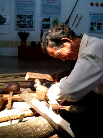 Artesano Ama H´Loan, protector de instrumentos musicales de Tay Nguyen - ảnh 2