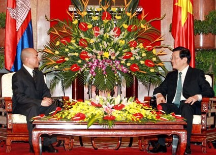 Dirigentes vietnamitas abogan por fortalecer relaciones Vietnam-Cambodia - ảnh 1