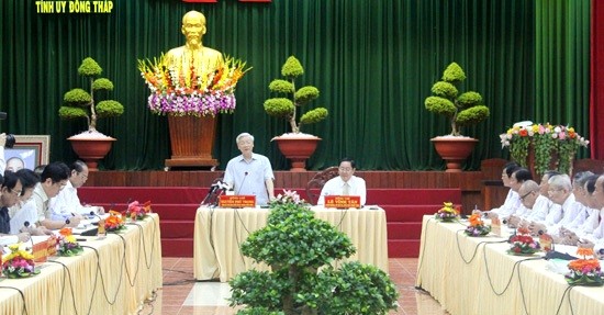Dirigente partidista vietnamita trabaja en Dong Thap - ảnh 1