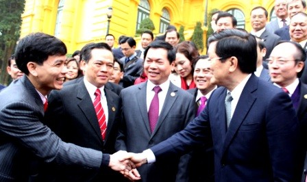 Presidente de Vietnam orienta desarrollo empresarial para 2013 - ảnh 1