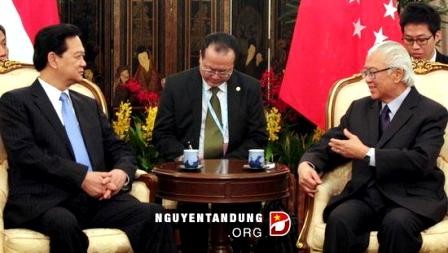 Primer ministro vietnamita finaliza su asistencia al Diálogo de seguridad de Asia - ảnh 1