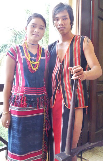 Los trajes tradicionales de la etnia Brau - ảnh 1