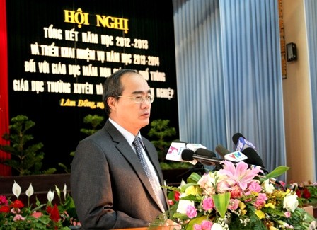 Gobierno de Vietnam adelanta tareas educativas para 2013-2014 - ảnh 1