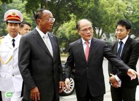 Vietnam amplia las relaciones diplomáticas en Asia del Este - ảnh 2
