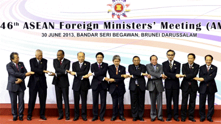 ASEAN determinado a construir una comunidad desarrollada en 2015 - ảnh 1