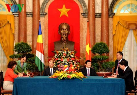 Presidente vietnamita sostiene conversaciones con su homólogo de Seychelles - ảnh 1