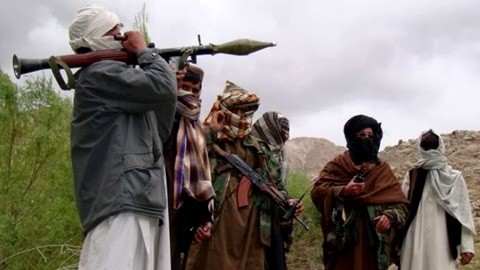 Mueren 15 policías afganos en enfrentamientos con talibanes - ảnh 1