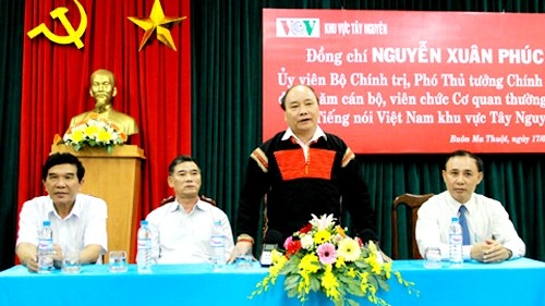 Vicepremier visita personal de Voz de Vietnam en Tay Nguyen - ảnh 1