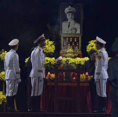 En prensa mundial funeral de Vo Nguyen Giap - ảnh 1