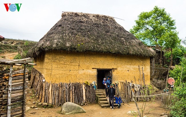 Ha Nhi ethnic group's earthen-wall houses and traditional New Year celebration  - ảnh 1