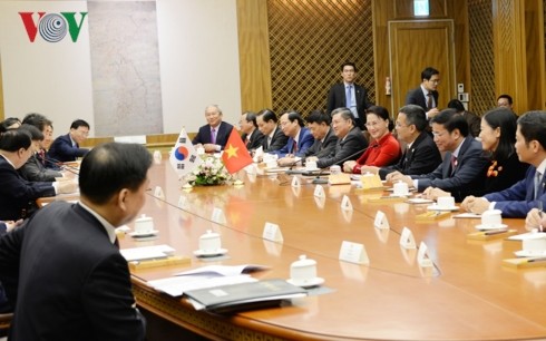 베트남 및 한국 국회의장, 한- 베 투자무역 포럼 참석 - ảnh 2