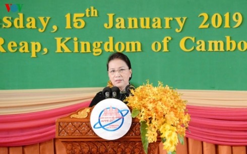 Nguyễn Thị Kim Ngân (응웬 티 낌 응안) 국회의장, 캄보디아 왕국 국회의장 및 상원 의장 - ảnh 1