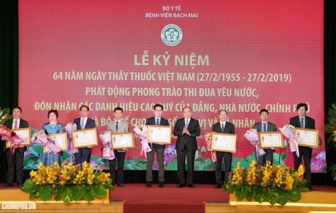 2월27일 베트남 의사의 날 기념 활동들 - ảnh 1