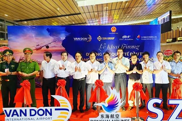 꽝닌 (Quảng Ninh) 번돈 (Vân Đồn) 국제공항, 첫 국제 항공편 맞이  - ảnh 1