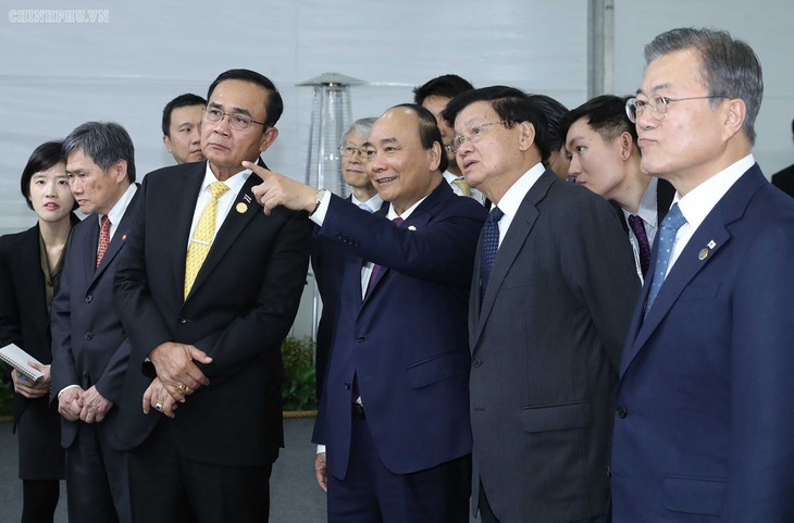 응우옌 쑤언 푹 총리, 한국 언론사와 대담 - ảnh 1