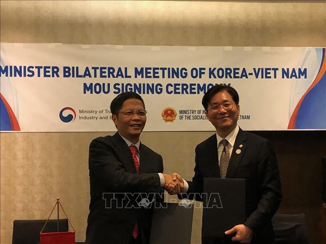 베트남-한국, 경제-무역-투자 협력관계 촉진 합의 - ảnh 1