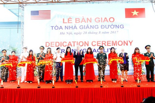 Aides américaines pour le Centre de maintien de la paix du Vietnam - ảnh 1