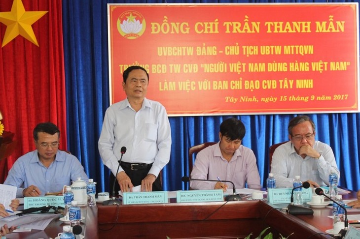 Intensifier le mouvement «Les Vietnamiens privilégient les marchandises vietnamiennes» - ảnh 1