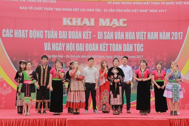 « Solidarité des ethnies - Patrimoines culturels du Vietnam »   - ảnh 1