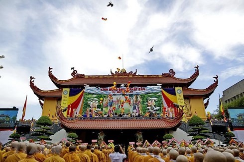 2562e anniversaire de la naissance de Bouddha : voeux présentés aux bouddhistes - ảnh 1