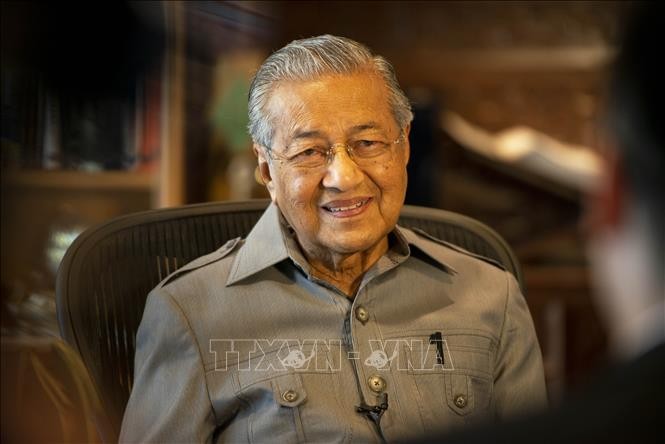 Mahathir Mohamad apprécie la coopération entre les entreprises malaisiennes et vietnamiennes - ảnh 1