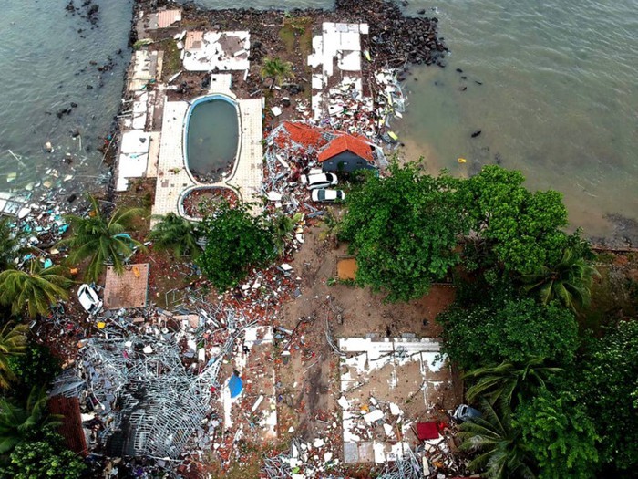 Indonésie: le bilan du tsunami est porté à au moins 373 morts  - ảnh 1