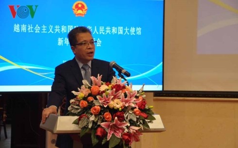 L’ambassadeur du Vietnam en Chine rencontre la presse locale - ảnh 1