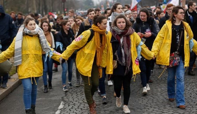 Des milliers d’opposants à l’avortement manifestent à Paris - ảnh 1