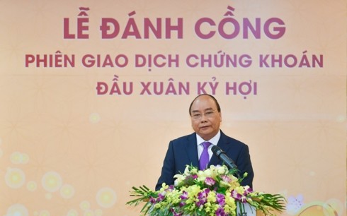 Nguyên Xuân Phuc inaugure le marché boursier après le Têt - ảnh 2
