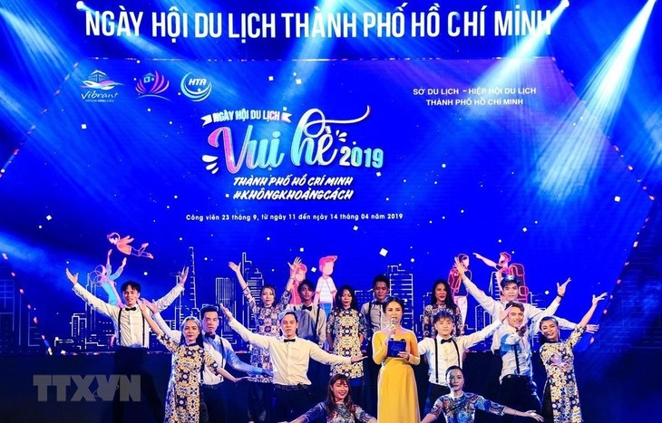 Ouverture de la fête touristique de Hô Chi Minh-ville   - ảnh 1