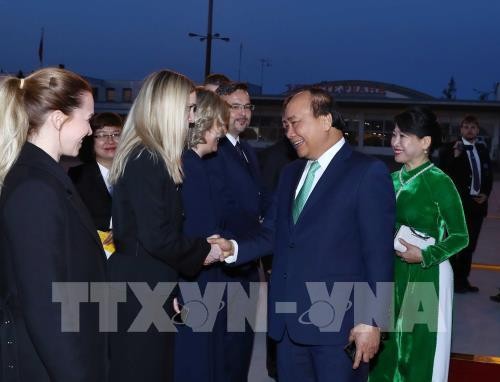 Le Premier ministre Nguyên Xuân Phuc est rentré à Hanoï  - ảnh 1