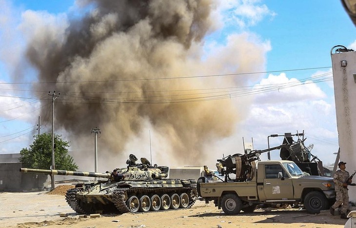 Libye : intensification des combats au sud de Tripoli  - ảnh 1