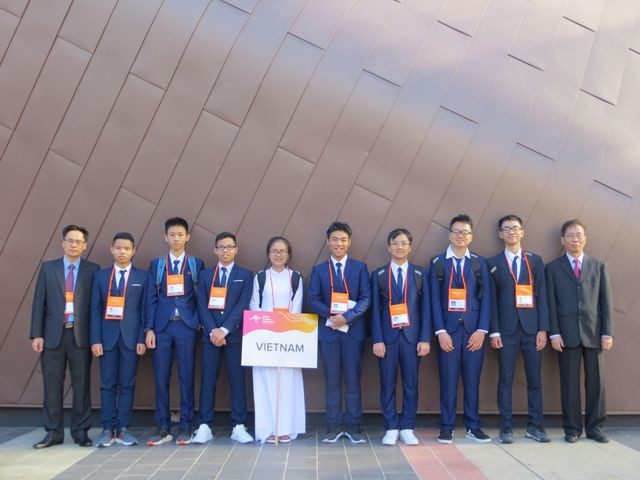 Les huit élèves vietnamiens médaillés aux 20es Olympiades de physique d’Asie - ảnh 1