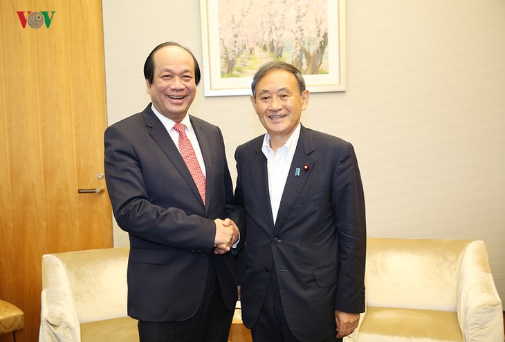 Mai Tiên Dung rencontre deux responsables du gouvernement japonais - ảnh 1