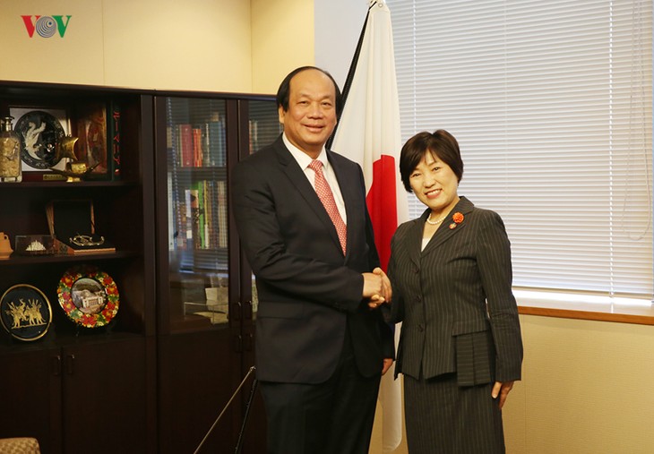 Mai Tiên Dung rencontre deux responsables du gouvernement japonais - ảnh 2